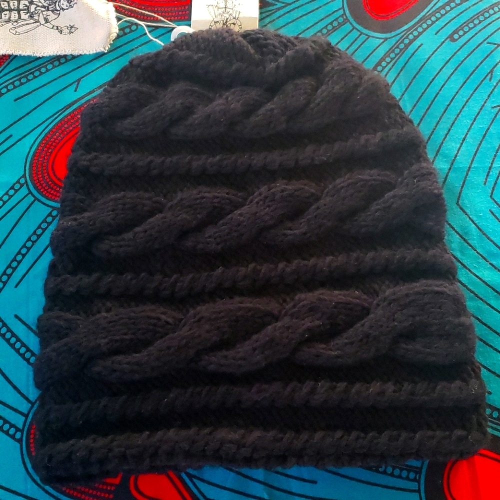 🌹 HM Nepali Merino Triple Braid Slouch in Black